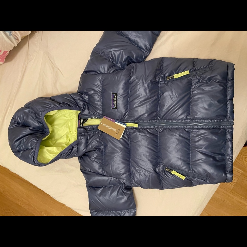NWT Patagonia Hi-Loft Downsweater jacket size 4T